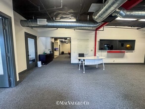 13-31 E Colorado Blvd, Pasadena, CA à louer Photo intérieure– Image 2 sur 12