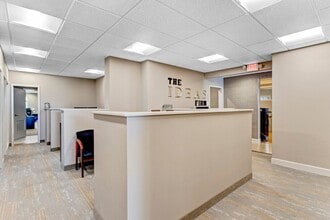 69 Monroe Ave, Pittsford, NY à louer Photo intérieure– Image 1 sur 10