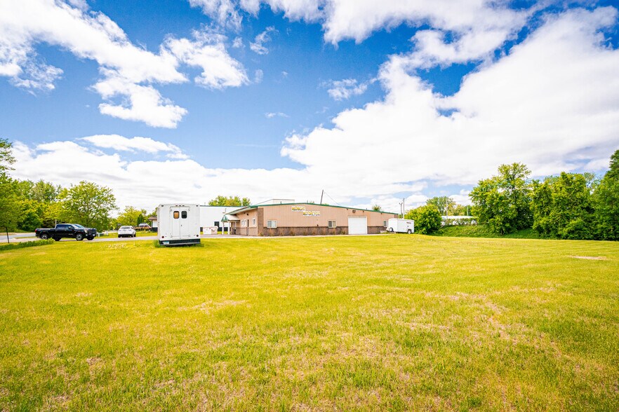 2750 Millard Ave, Hastings, MN à louer - Photo de l’immeuble – Image 3 sur 7