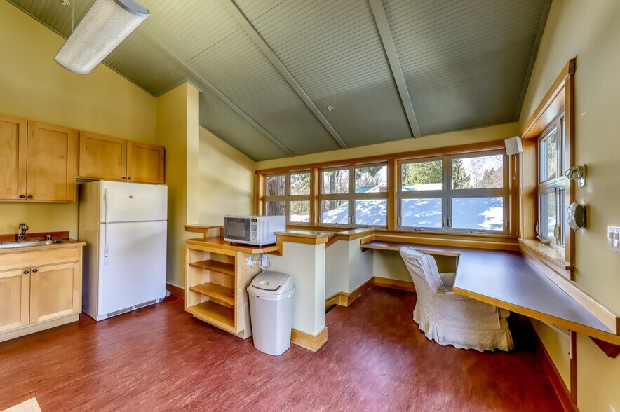 818 Madison Ave N, Bainbridge Island, WA à vendre - Photo intérieure – Image 2 sur 3