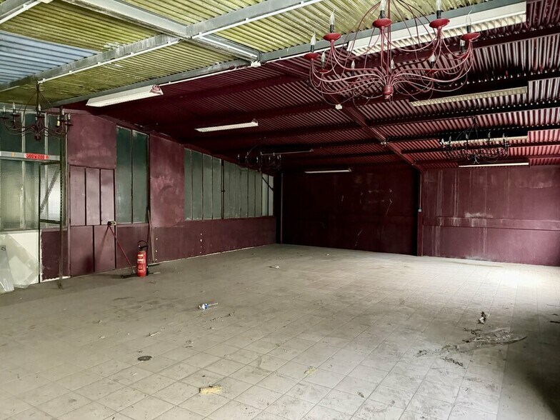 Local commercial dans Saint-Denis à vendre - Photo de l’immeuble – Image 2 sur 15