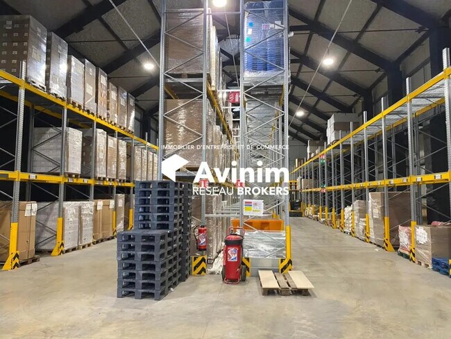 Plus de détails pour Industriel/Logistique à louer