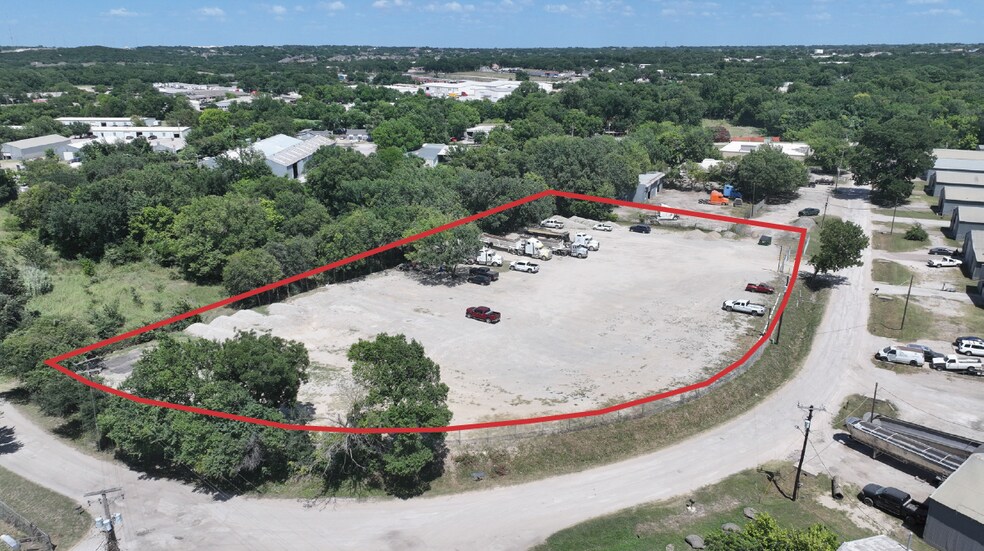 221 Valley Ln, Kennedale, TX à louer - Photo de l’immeuble – Image 2 sur 3