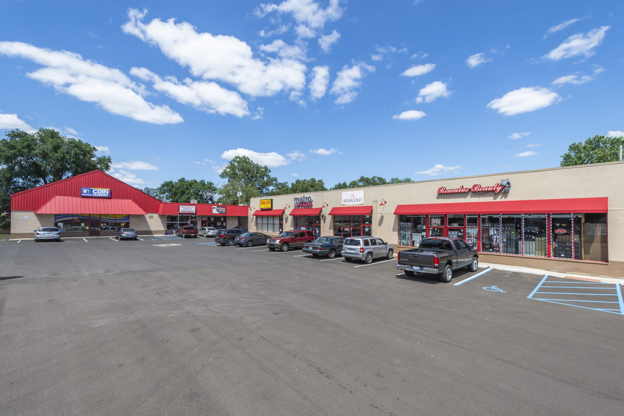 9219-9301 Wayne Rd, Romulus, MI à louer Photo de l’immeuble– Image 1 sur 13