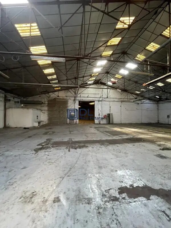 Industriel/Logistique dans Thiverval-Grignon à louer Photo principale– Image 1 sur 14