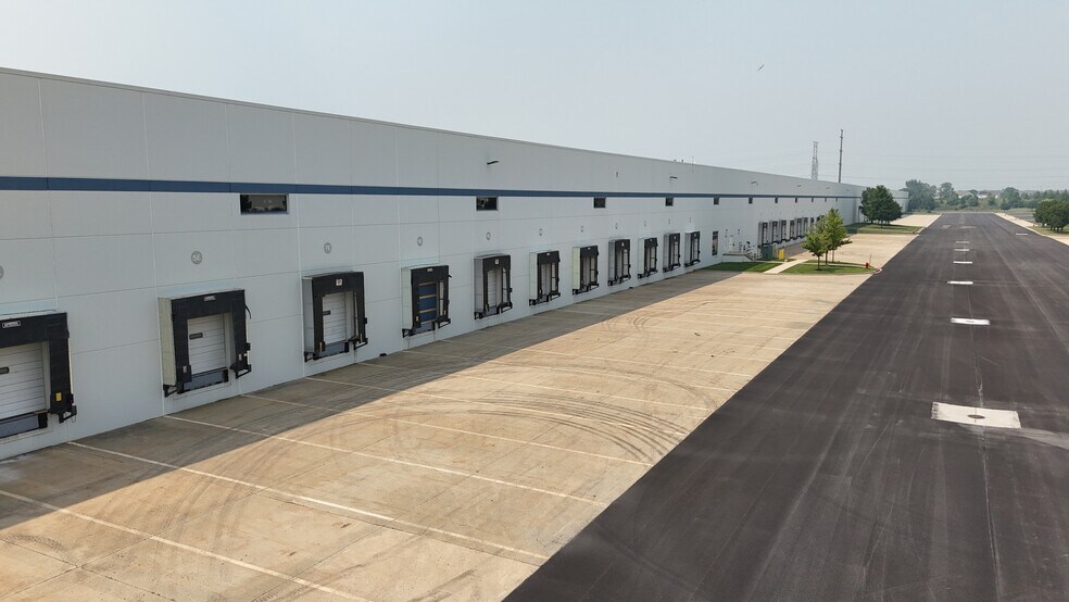 1010 Taylor Rd, Romeoville, IL à louer - Photo de l’immeuble – Image 3 sur 6