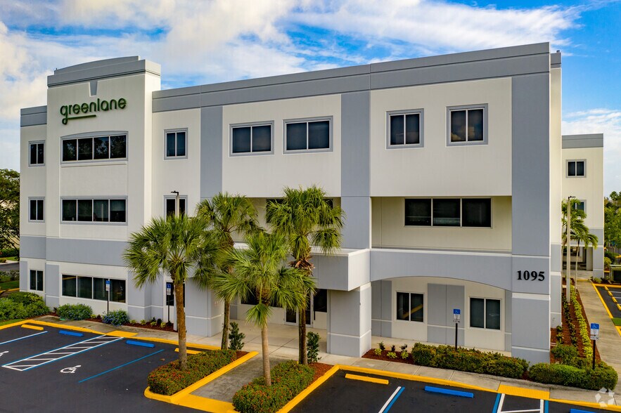 1095 Broken Sound Pky, Boca Raton, FL à vendre - Photo de l’immeuble – Image 3 sur 16