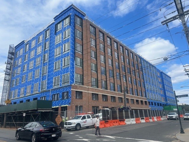 47 Broadway, Lynbrook, NY à louer - Photo de la construction – Image 2 sur 7
