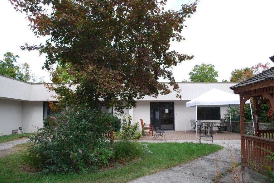 46 Maple St, Kent, CT à vendre - Photo de l’immeuble – Image 3 sur 9