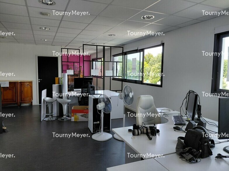 Bureau dans Brech à louer - Photo intérieure – Image 2 sur 5