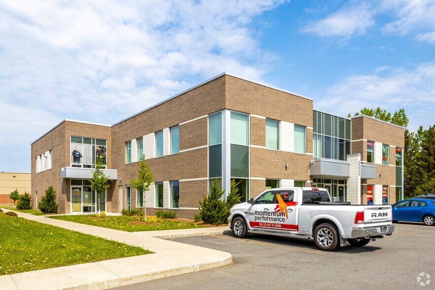 2200 Rue Marie-Victorin, St-Bruno-de-Montarville, QC à louer - Photo de l’immeuble – Image 2 sur 3