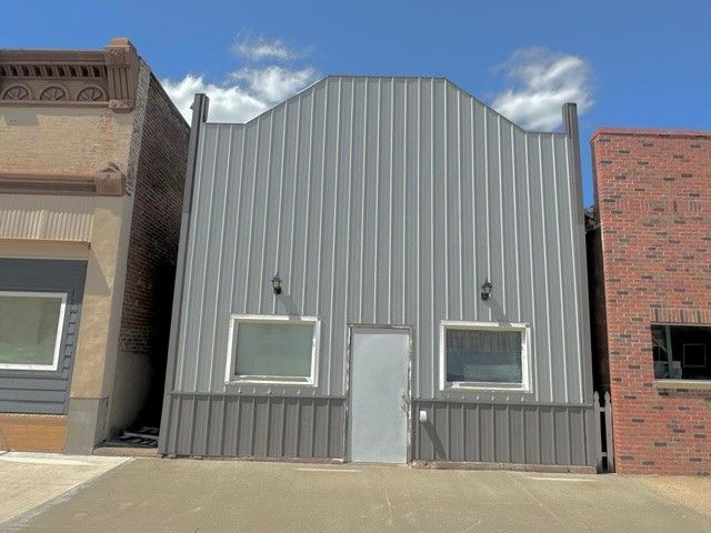 218 Center St, Howells, NE à vendre - Photo de l’immeuble – Image 1 sur 7