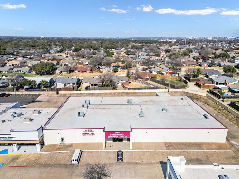 903 W Parker Rd, Plano, TX à vendre - Photo de l’immeuble – Image 2 sur 24