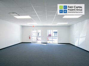 7906 Kingspointe Pky, Orlando, FL à louer Photo intérieure– Image 2 sur 2