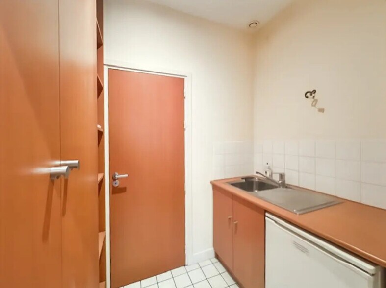 Bureau dans Paris à louer - Photo de l’immeuble – Image 3 sur 7