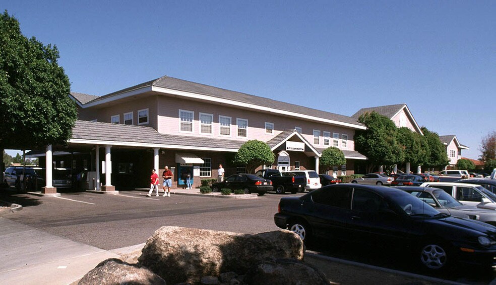 3738-3740 E Southern Ave, Mesa, AZ à louer - Photo de l’immeuble – Image 2 sur 11