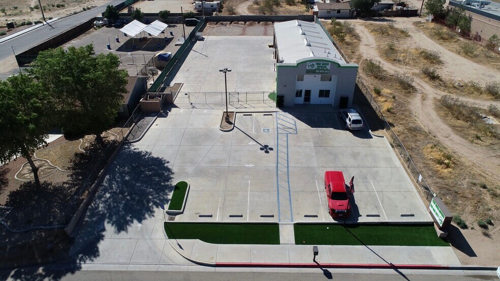 15865 Bear Valley Rd, Hesperia, CA à vendre - Photo de l’immeuble – Image 3 sur 34