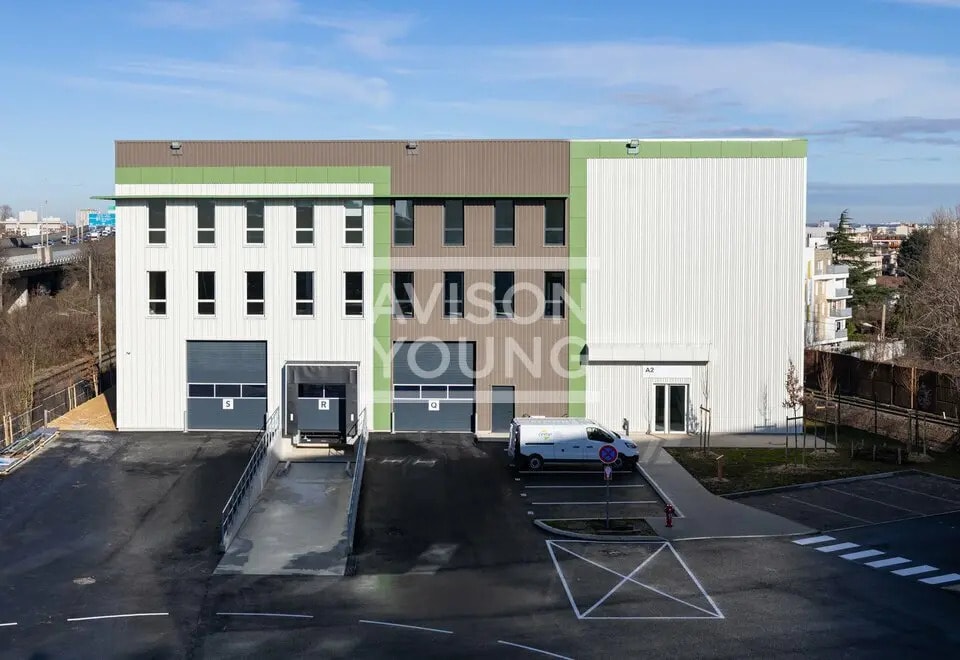 Local d’activités dans Bondy à louer Photo de l’immeuble– Image 1 sur 10