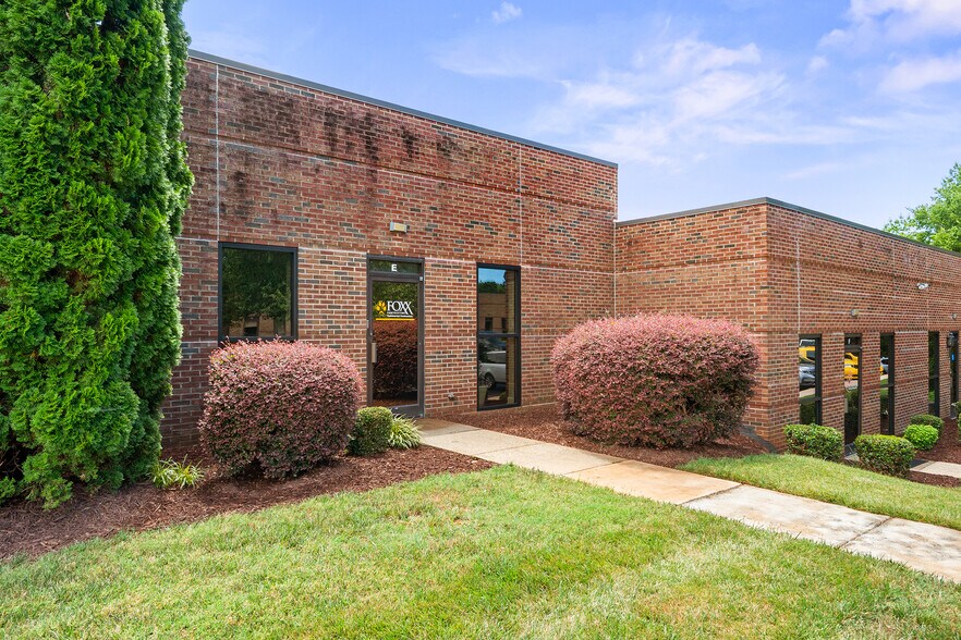 4455 Morris Park Dr, Mint Hill, NC à louer - Photo de l’immeuble – Image 3 sur 10