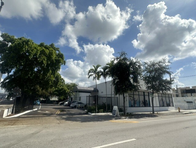1119 SW 1st St, Miami, FL à vendre - Photo de l’immeuble – Image 1 sur 7