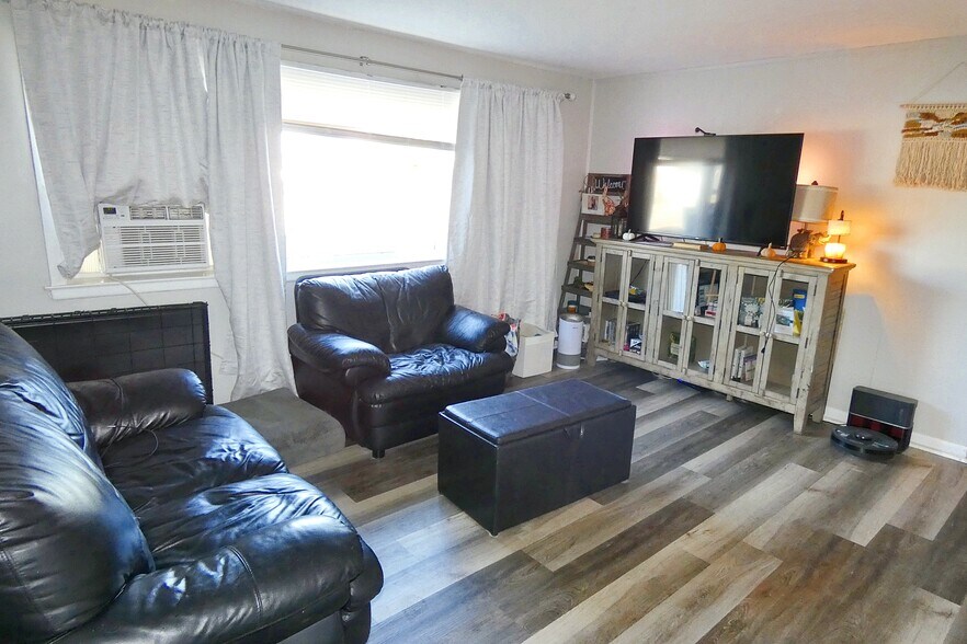 7821 43rd St, Lyons, IL à vendre - Photo de l’immeuble – Image 3 sur 9