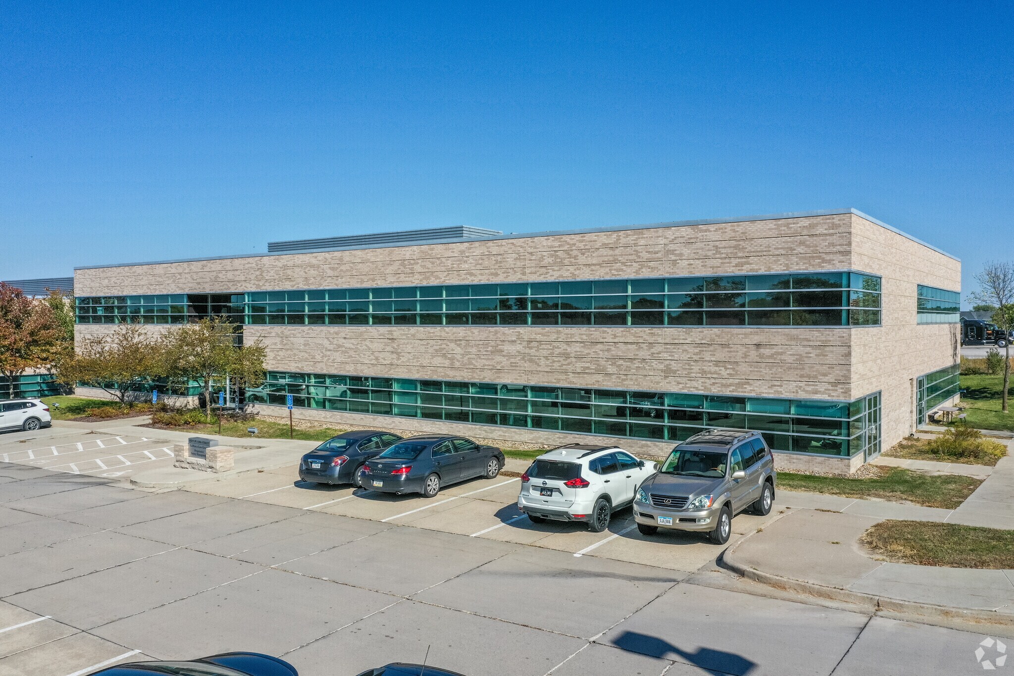 1820 NW 118th St, Clive, IA à louer Photo principale– Image 1 sur 7