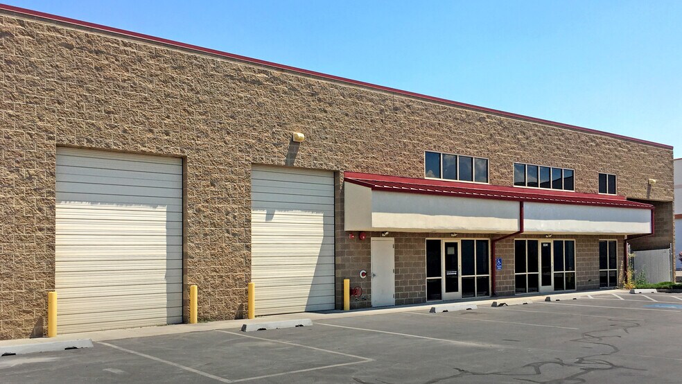 6531-6647 S Cottonwood St, Murray, UT à louer - Photo de l’immeuble – Image 1 sur 2