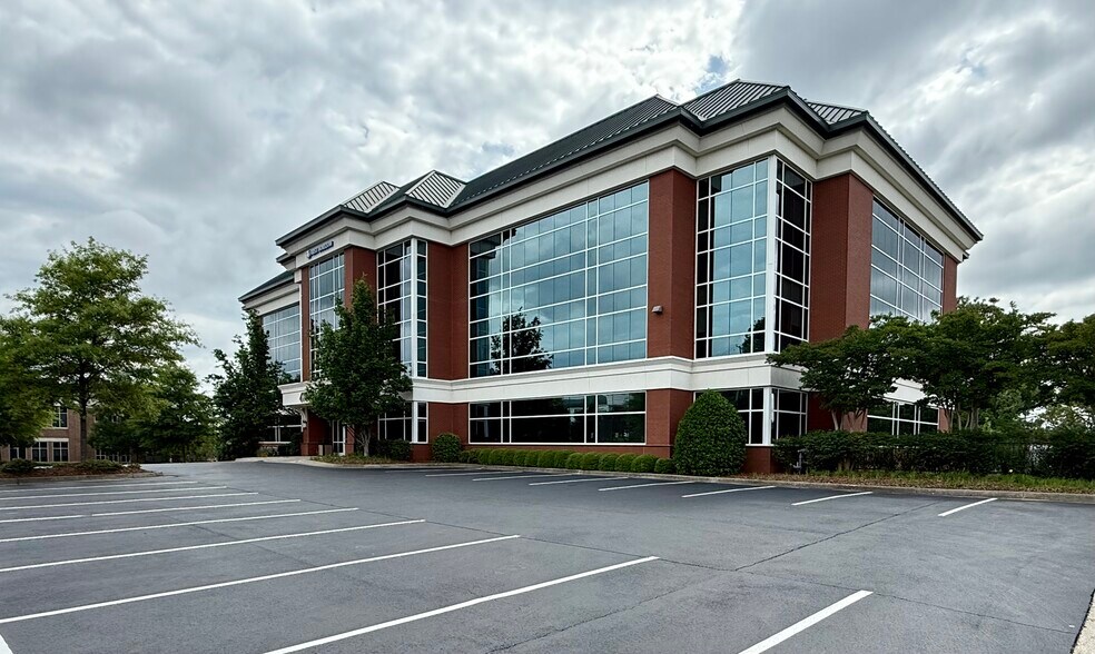 4700 Whitesburg Dr, Huntsville, AL à vendre - Photo de l’immeuble – Image 2 sur 6