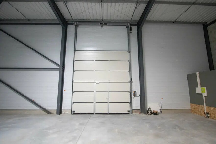 Industriel/Logistique dans Lambesc à louer - Photo intérieure – Image 3 sur 9