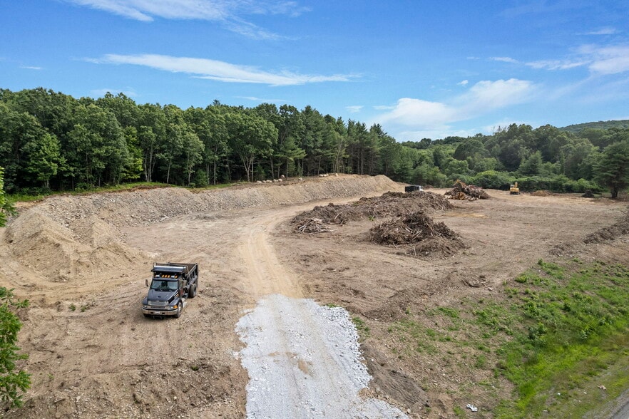 147 Nashua Rd, Pepperell, MA à vendre - Photo de l’immeuble – Image 3 sur 12