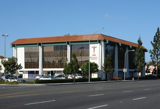 Plus de détails pour 3630-3774 S Bristol St, Santa Ana, CA - Local commercial à louer