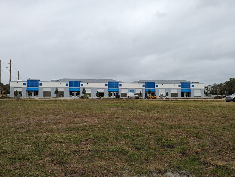 1486-1522 NE Success Dr, Jensen Beach, FL à louer - Photo de l’immeuble – Image 2 sur 5