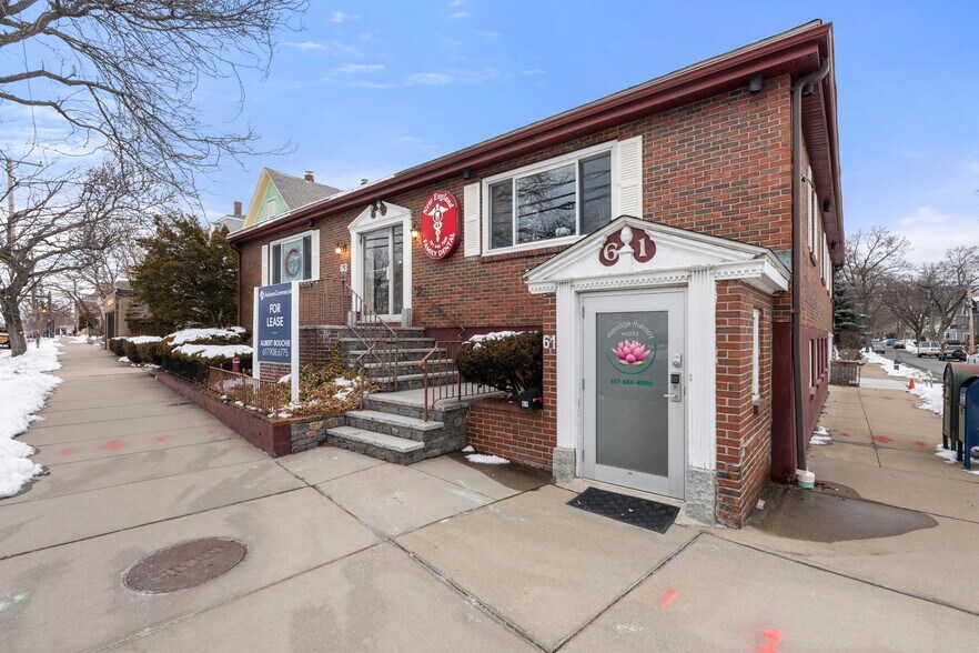 61 Massachusetts Ave, Arlington, MA à louer - Photo de l’immeuble – Image 3 sur 14