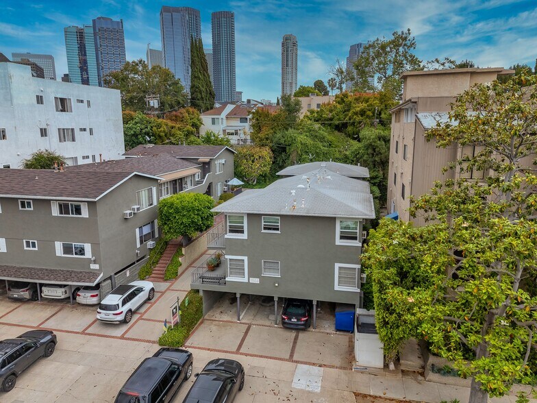 1944 S Beverly Glen Blvd, Los Angeles, CA à vendre - Photo de l’immeuble – Image 2 sur 26