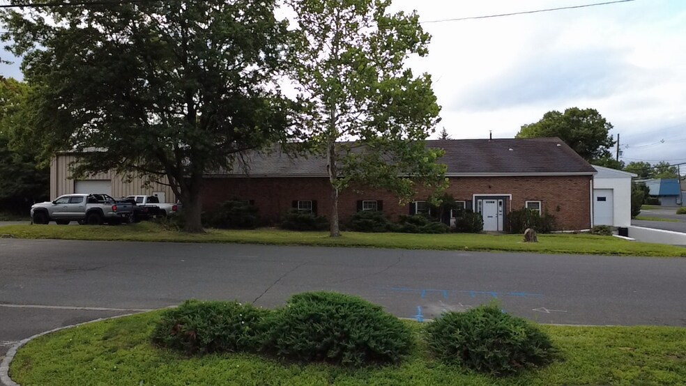 220 Mountain Ave, Middlesex, NJ à vendre - Photo de l’immeuble – Image 2 sur 4