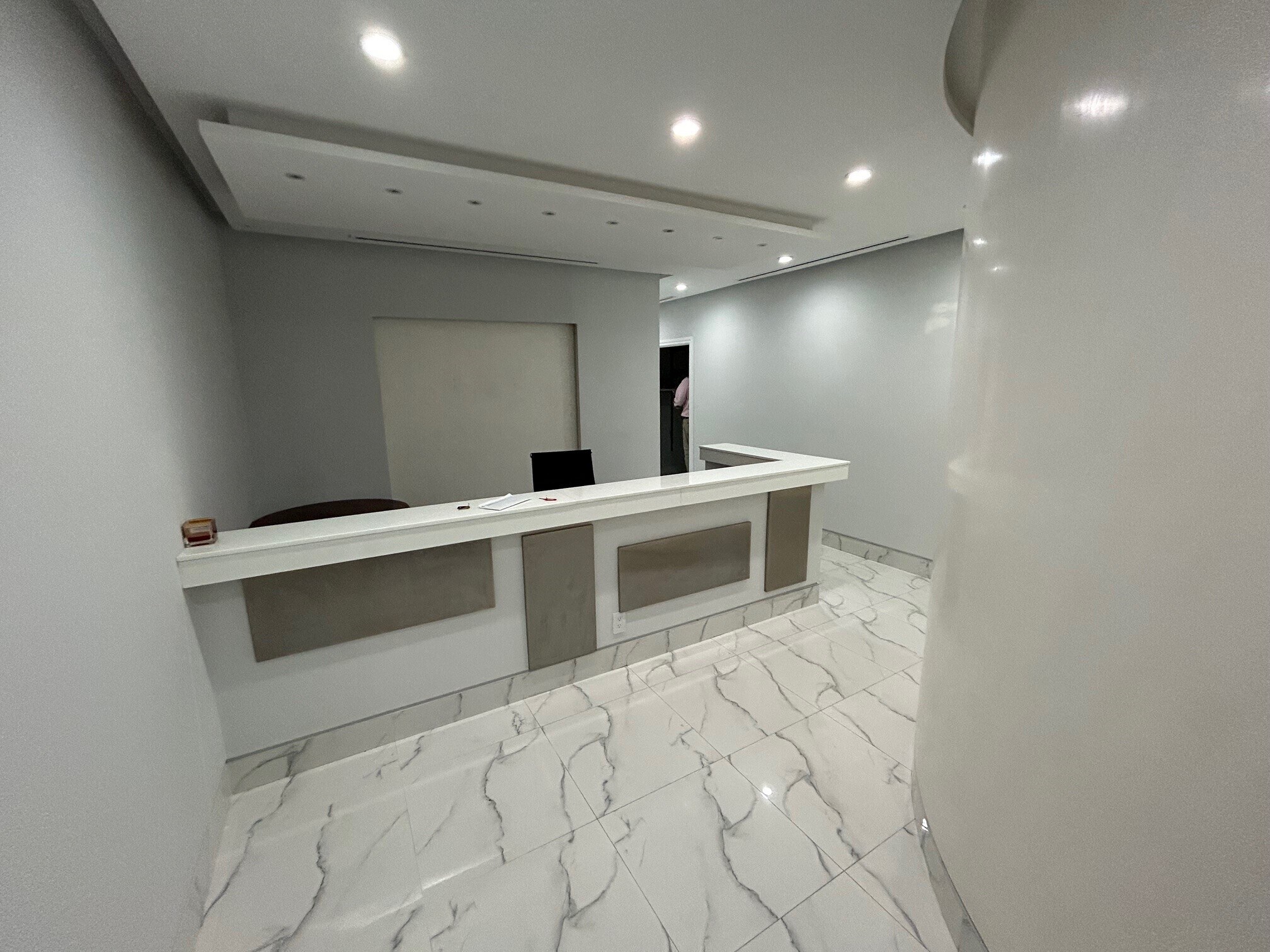 2500 E Hallandale Beach Blvd, Hallandale Beach, FL à louer Photo de l’immeuble– Image 1 sur 5