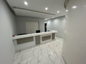 2500 E Hallandale Beach Blvd, Hallandale Beach, FL à louer Photo de l’immeuble– Image 1 sur 5