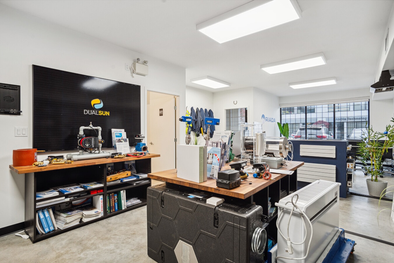 8988 Fraserton Ct, Burnaby, BC V5J 5H8 - Lot 315 -  - Photo intérieure - Image 1 of 5