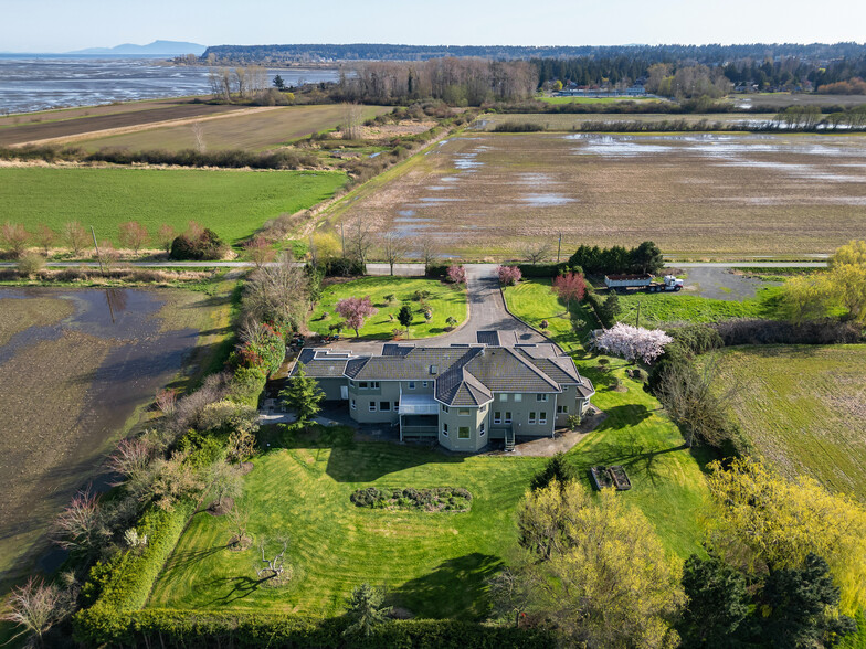 2150 56 St, Delta, BC à vendre - Photo de l’immeuble – Image 3 sur 15