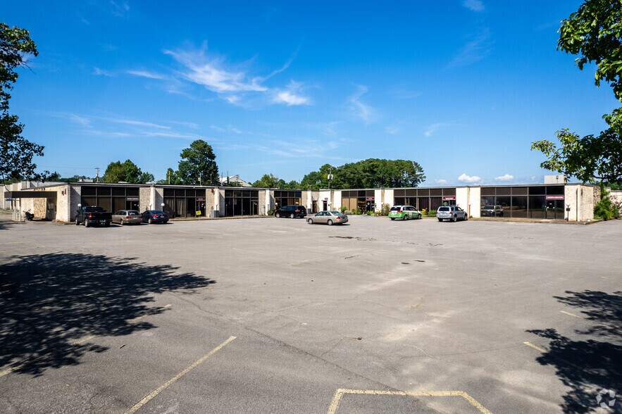 137 Citation Ct, Birmingham, AL à louer - Photo de l’immeuble – Image 2 sur 14