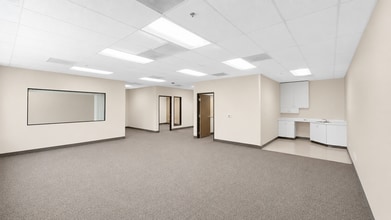 3821 W Charleston Blvd, Las Vegas, NV à louer Photo intérieure– Image 2 sur 7