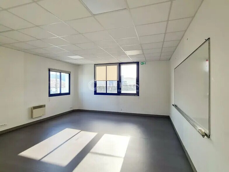 Bureau dans Saint-Brieuc à vendre - Photo intérieure – Image 1 sur 10