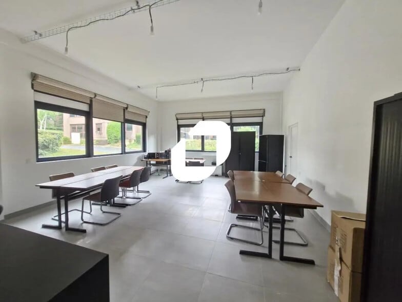 8 Allée Hendrik Lorentz, Champs-sur-Marne à louer - Photo de l’immeuble – Image 3 sur 10