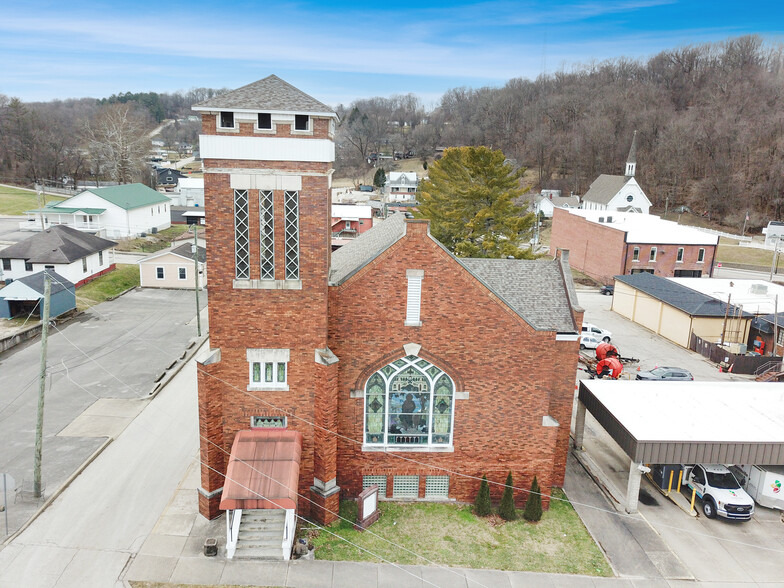 537 S Maple St, French Lick, IN à vendre - Photo principale – Image 1 sur 12