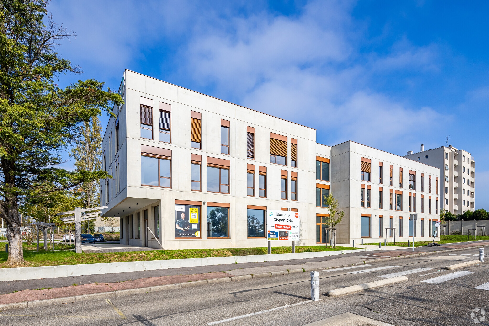 51 Rue Berty Albrecht, Bron à vendre Photo principale– Image 1 sur 14