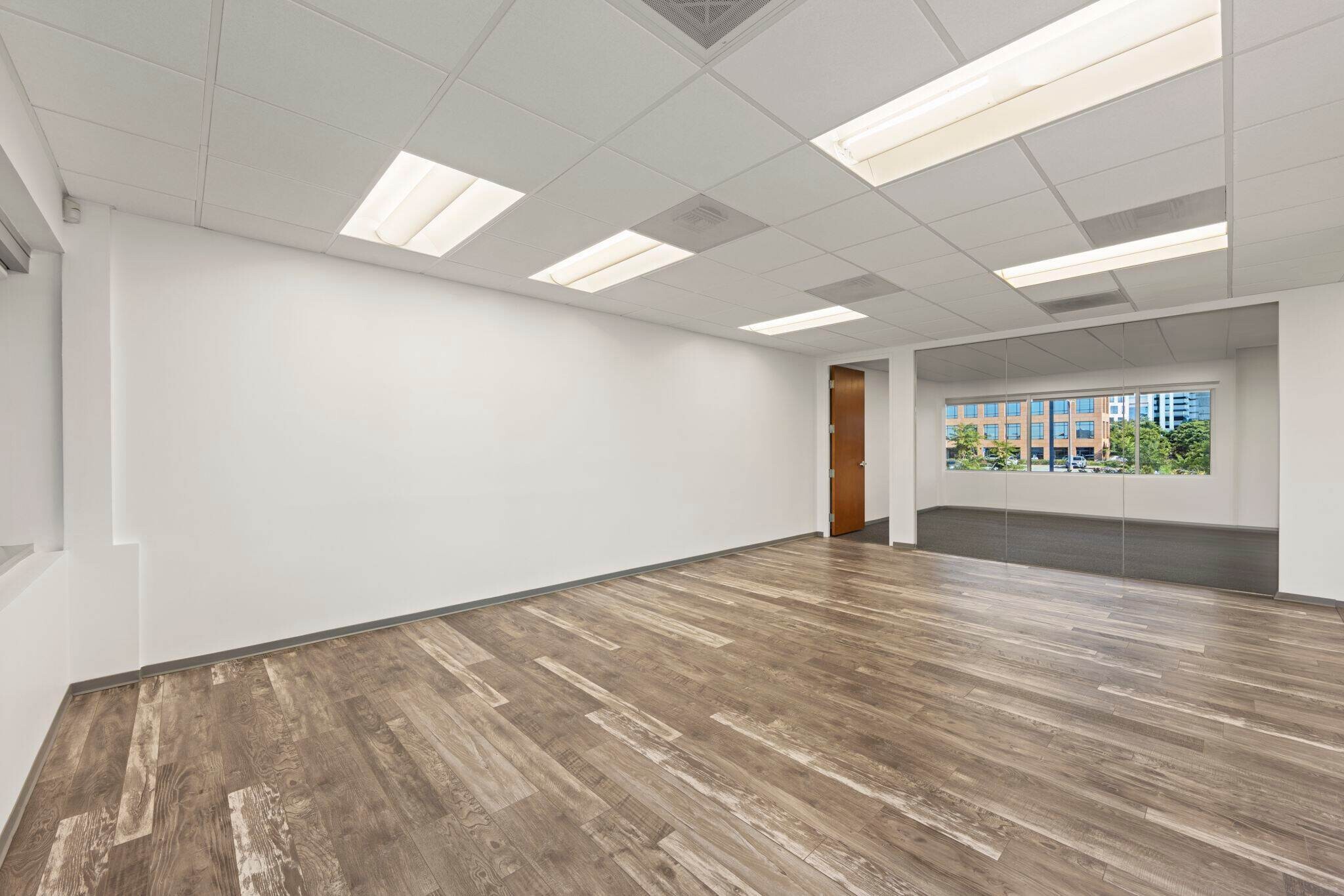 4350 Executive Dr, San Diego, CA à louer Photo intérieure– Image 1 sur 11