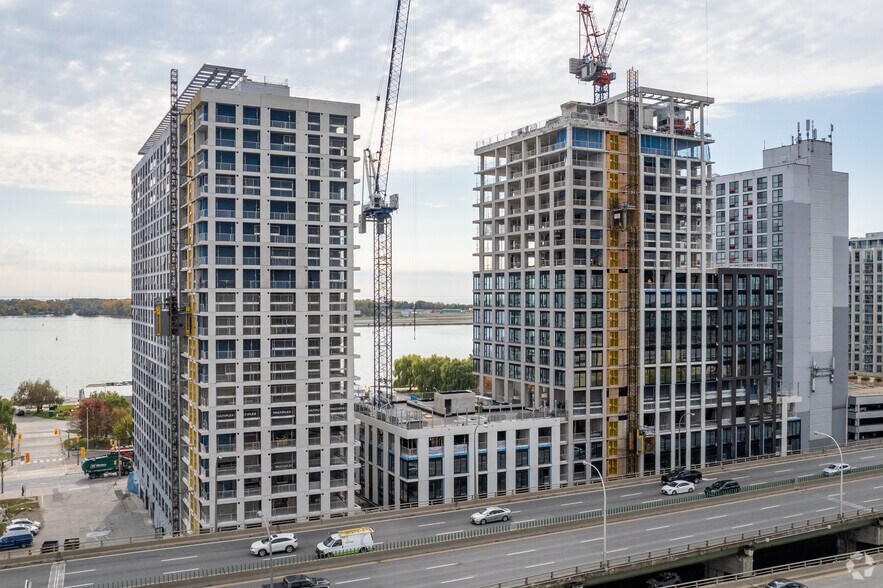 370 Queens Quay W, Toronto, ON à louer - Photo de l’immeuble – Image 3 sur 5