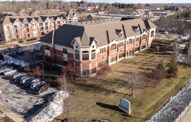 17400 W Capitol Dr, Brookfield, WI à vendre - Photo de l’immeuble – Image 3 sur 11