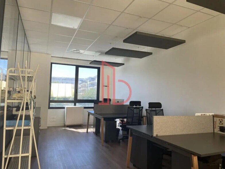Bureau dans Bordeaux à louer - Photo de l’immeuble – Image 3 sur 9