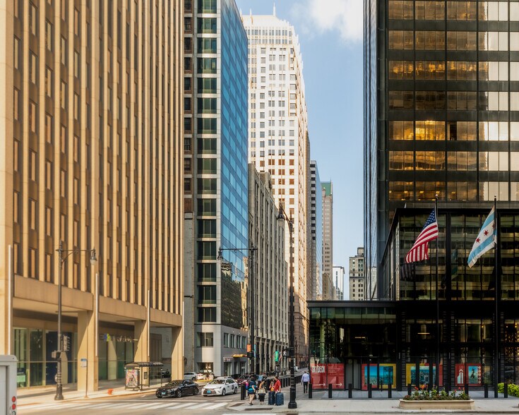 318 W Adams St, Chicago, IL à louer - Photo principale – Image 1 sur 16